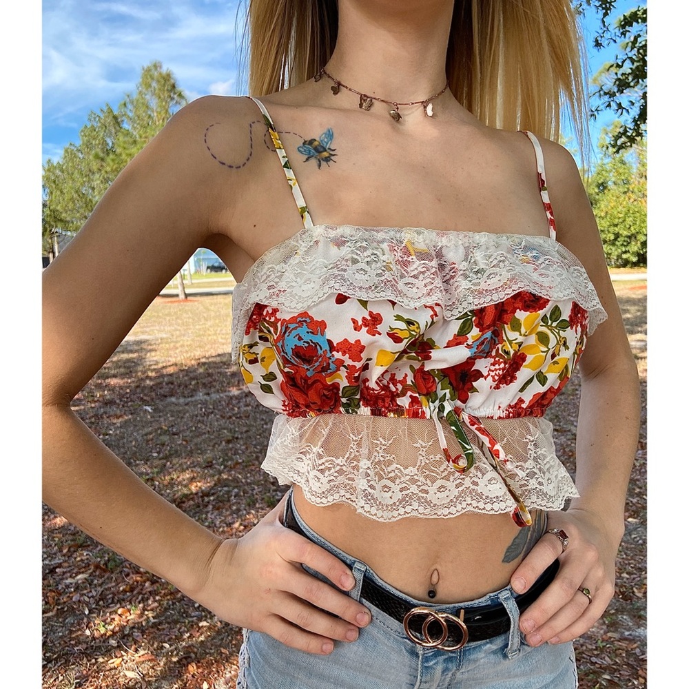 🌻 Papaya Spaghetti Strap Floral Lacy Crop Top